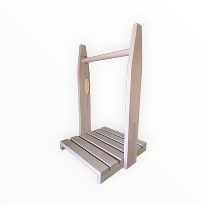 Puunkantoteline, kuultava valkoinen.